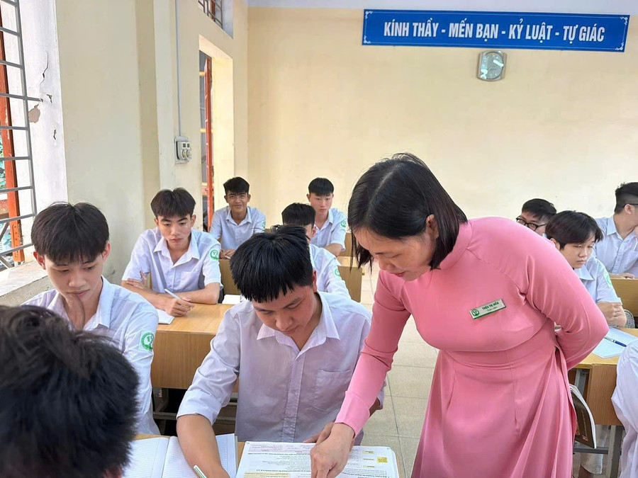Cấp thiết xây dựng chuẩn nghề nghiệp riêng cho giáo viên giáo dục thường xuyên