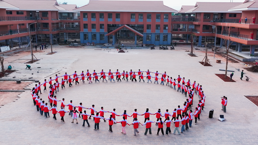 Kỳ vọng từ ngôi trường nội trú liên cấp đầu tiên nơi biên giới Si Pa Phìn