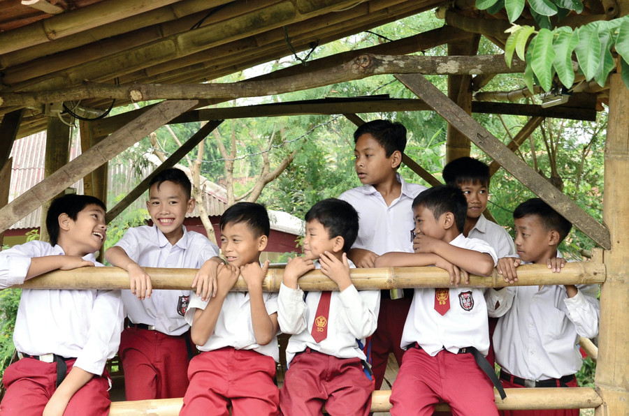 Philippines xem xét chấm dứt việc lên lớp hàng loạt