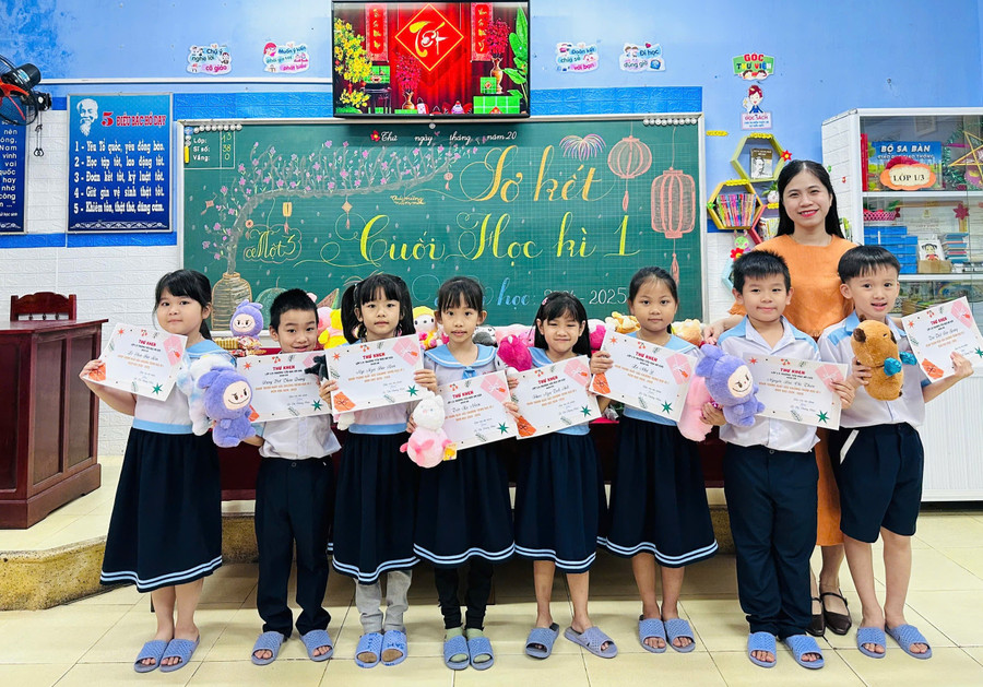  Bộ GD&ĐT hướng dẫn chi tiết thi hành Luật Thi đua khen thưởng 