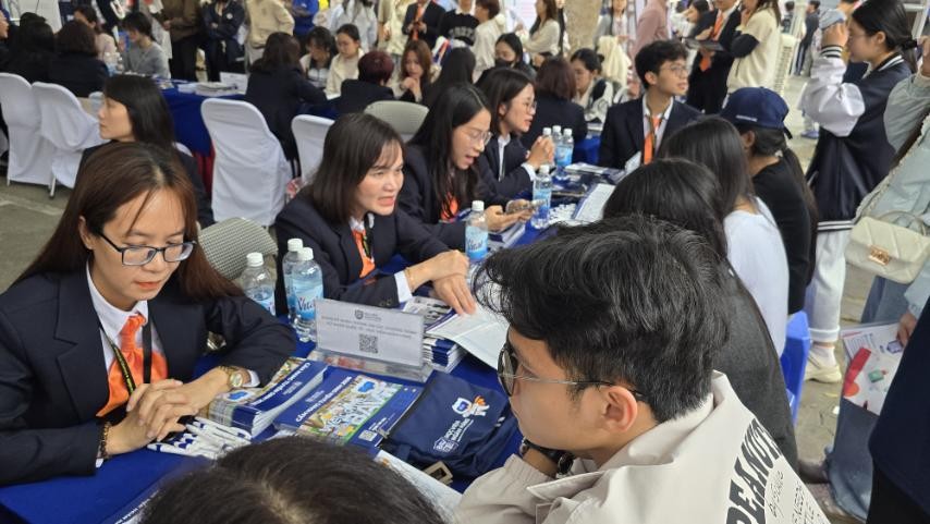 Tuyển sinh 2026: Học sinh tăng tốc lựa chọn ngành học gắn với công nghệ và dữ liệu