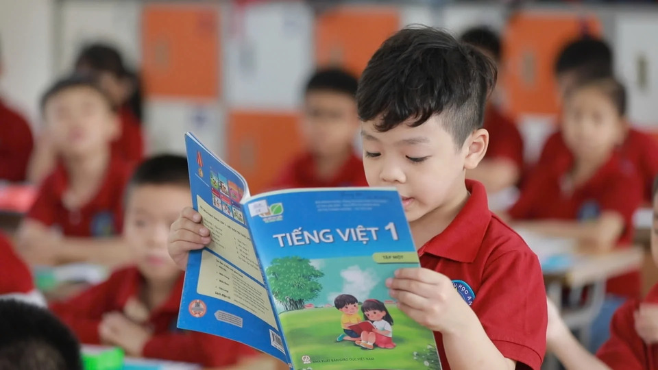 Dự kiến chi hơn 4.000 tỉ đồng ngân sách hướng tới lộ trình phát SGK miễn phí 